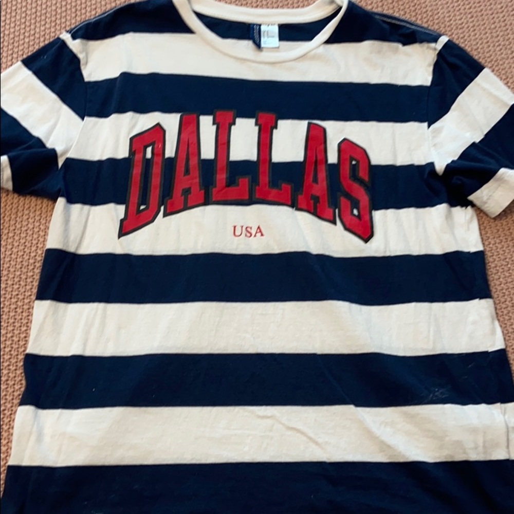H&M size medium blue & white striped Dallas shirt